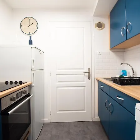 Amazing And Quiet Duplex In The Center ! Apartment