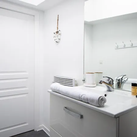 Amazing And Quiet Duplex In The Center ! Apartment