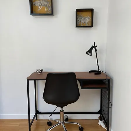 Amazing And Quiet Duplex In The Center ! Apartment