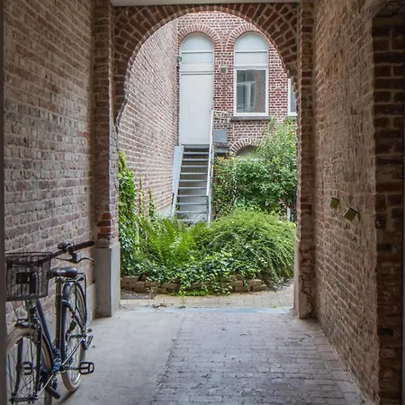 Amazing And Quiet Duplex In The Center ! *